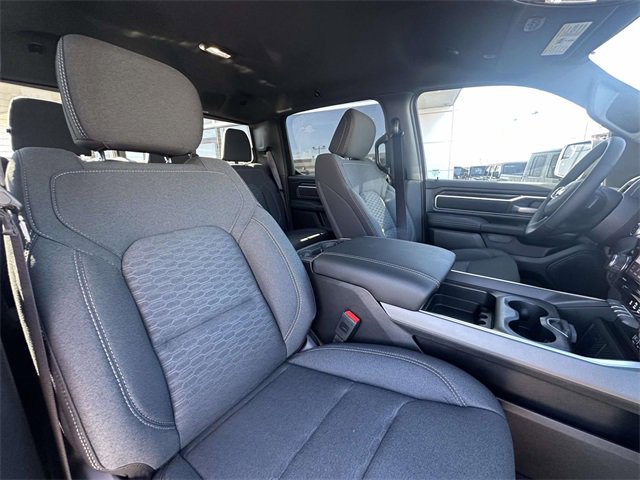 New 2026 RAM 1500 4x4 Crew Cab image 32