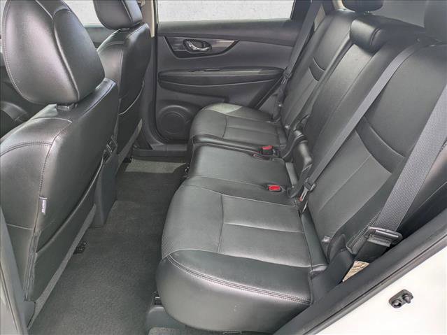 Used 2017 Nissan Rogue SL w/ SL Premium Package AWD/4WD image 18