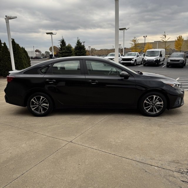 Used 2024 Kia Forte LXS image 2