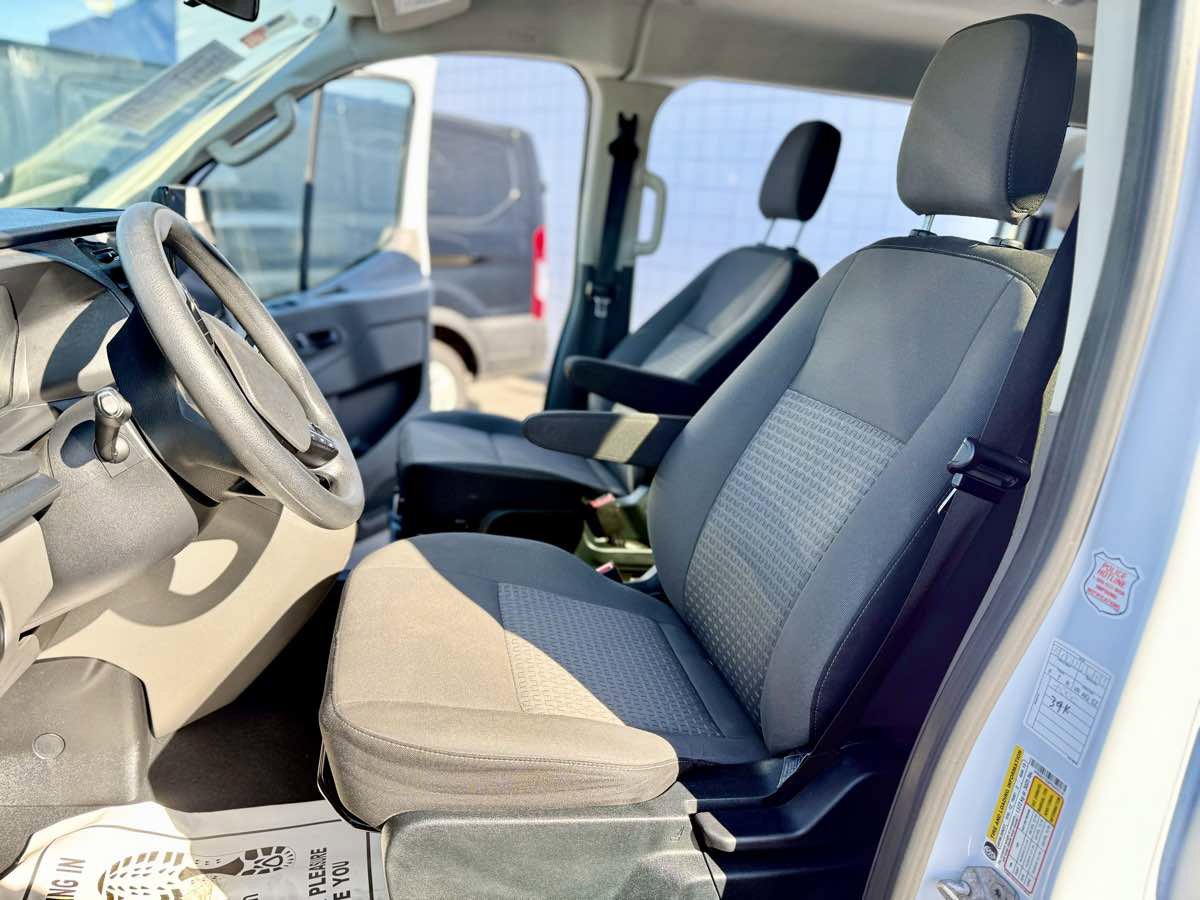 Used 2023 Ford Transit 350 XLT image 7