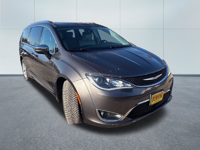 Used 2017 Chrysler Pacifica Limited FWD image 5