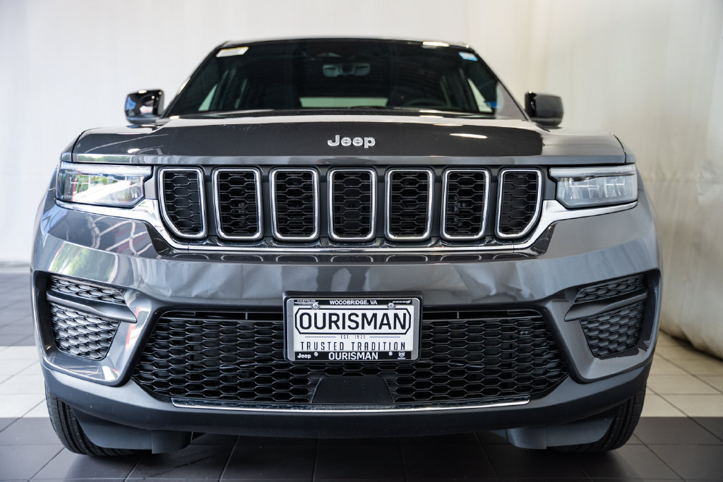 New 2026 Jeep Grand Cherokee Laredo X AWD/4WD image 2