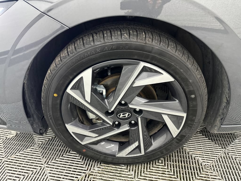 Used 2025 Hyundai Elantra SEL FWD image 11