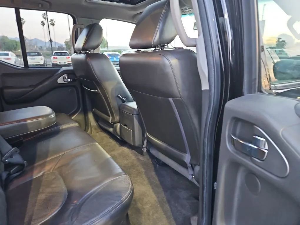 Used 2014 Nissan Frontier PRO-4X w/ Pro-4x Luxury Package AWD/4WD image 17