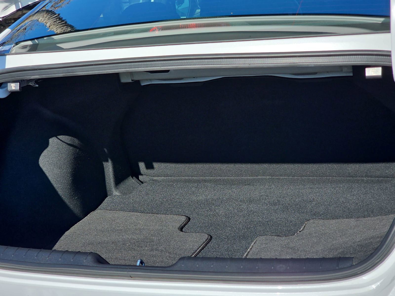 Certified 2025 Hyundai Elantra Sport image 12