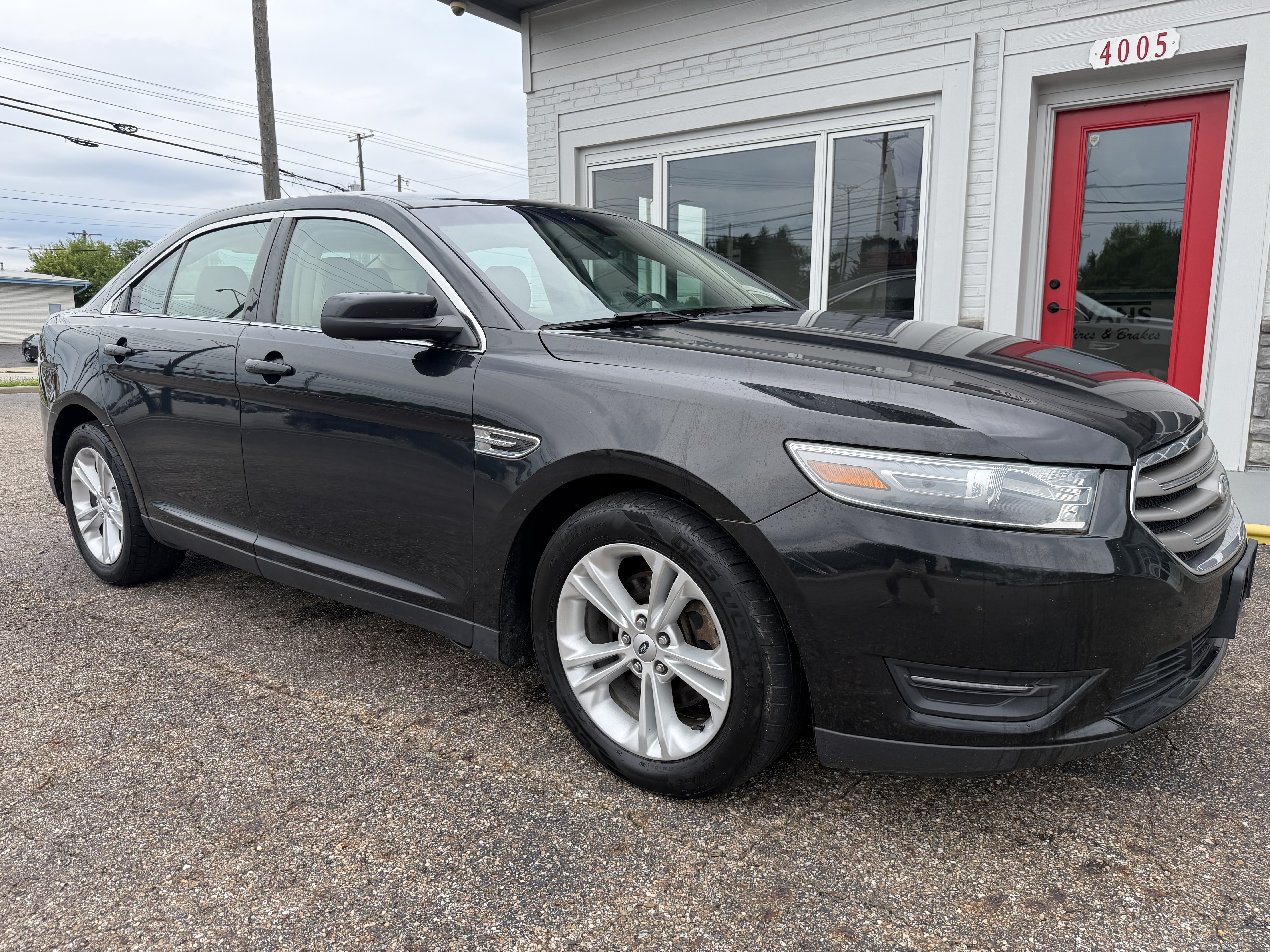 Used 2014 Ford Taurus SEL w/ Equipment Group 201A AWD/4WD image 7