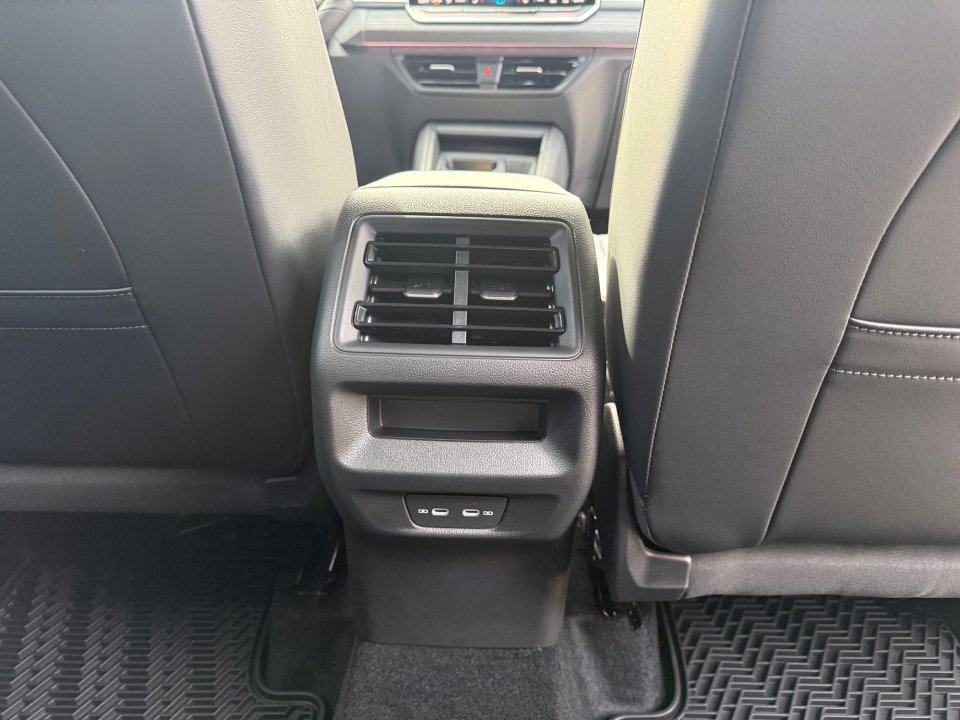 New 2026 Volkswagen Tiguan SE R-Line image 29