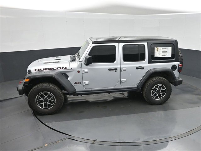 Used 2024 Jeep Wrangler Unlimited Rubicon w/ Technology Group image 28