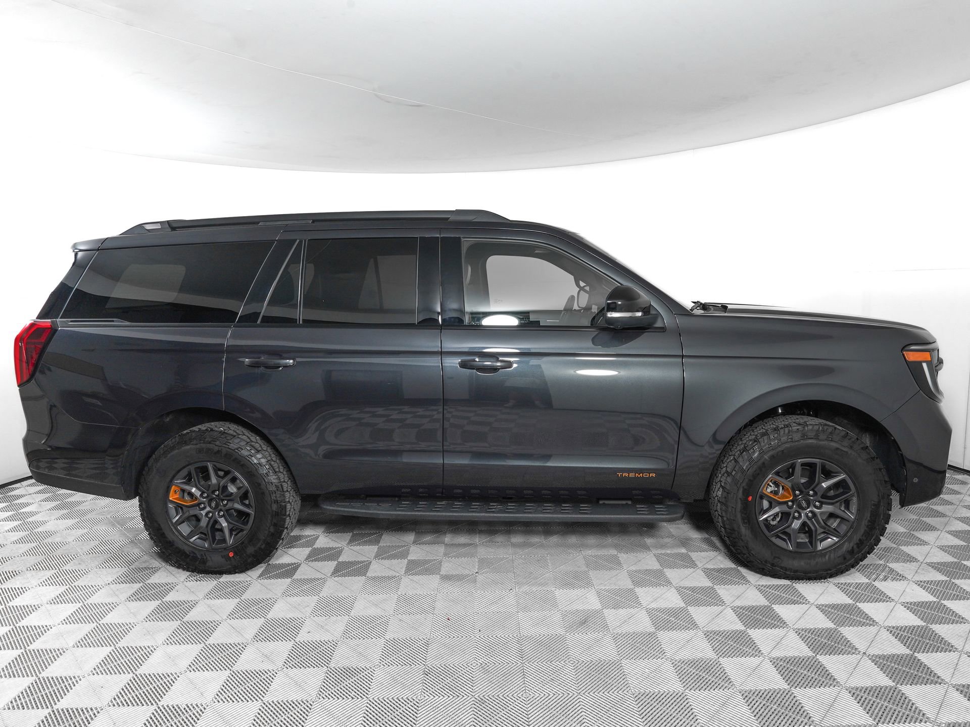 Used 2025 Ford Expedition Tremor AWD/4WD image 3