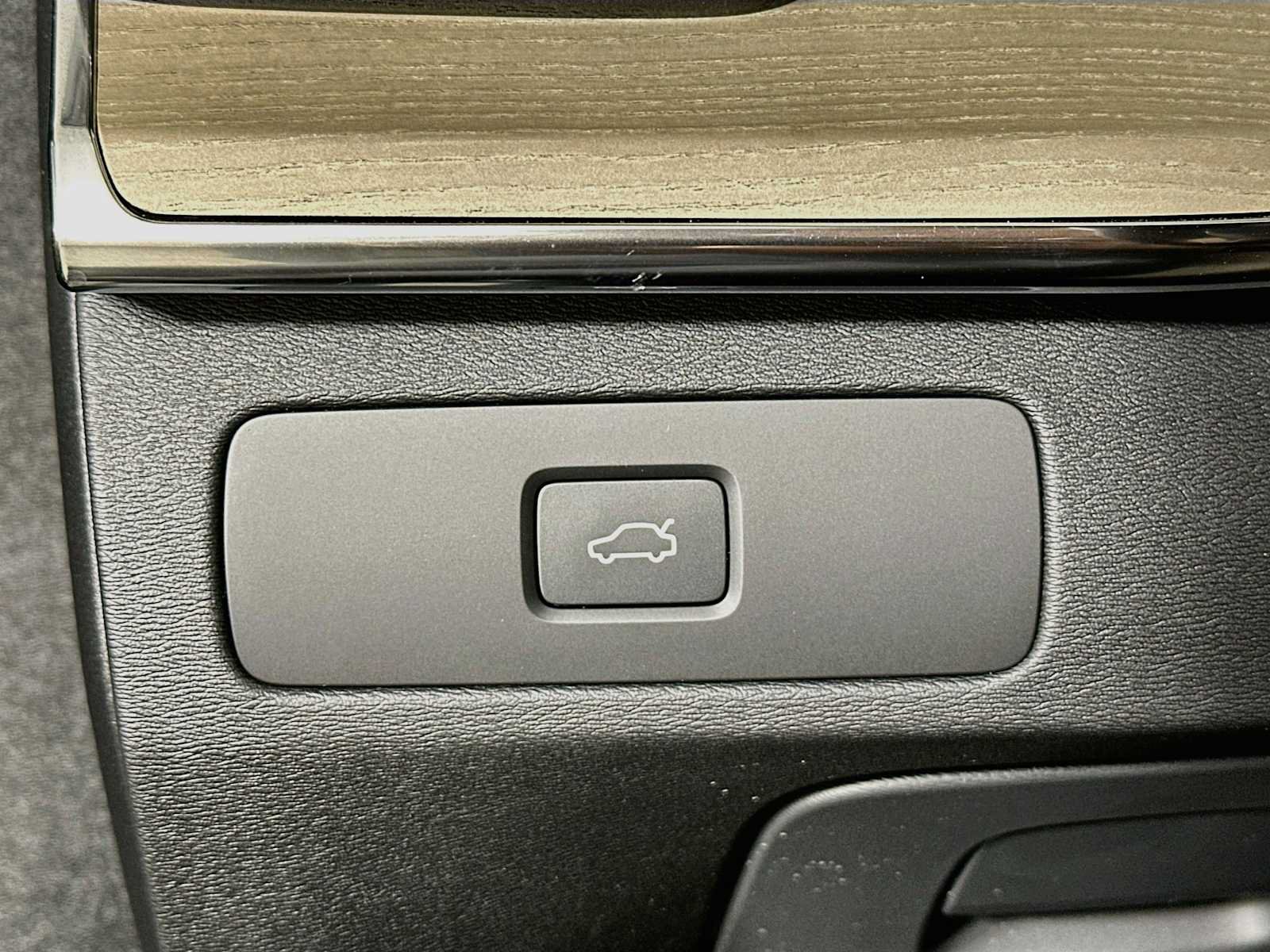 New 2027 Volvo XC90 B5 Core AWD/4WD image 10
