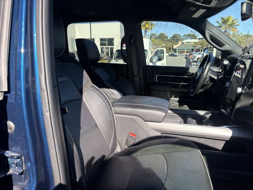 Used 2022 RAM 3500 Laramie w/ Night Edition image 17