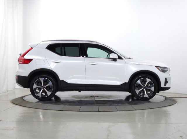 Certified 2023 Volvo XC40 B4 Plus w/ Protection Package Premier FWD image 13