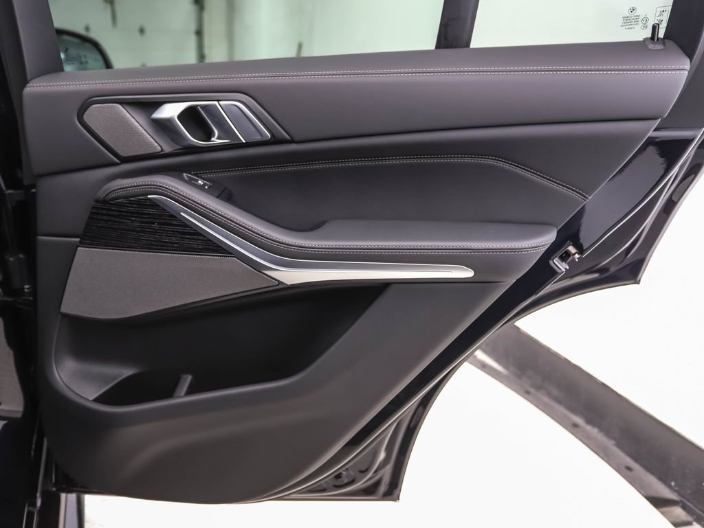 New 2026 BMW X5 xDrive40i w/ M Sport Package image 25