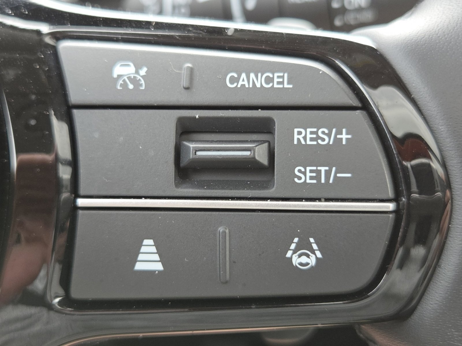 Certified 2025 Honda Pilot Touring image 10