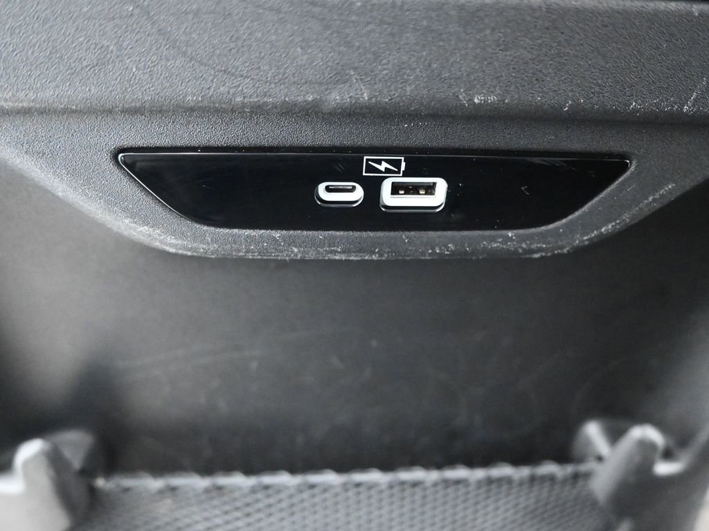 Used 2022 Chrysler Pacifica Touring-L image 14