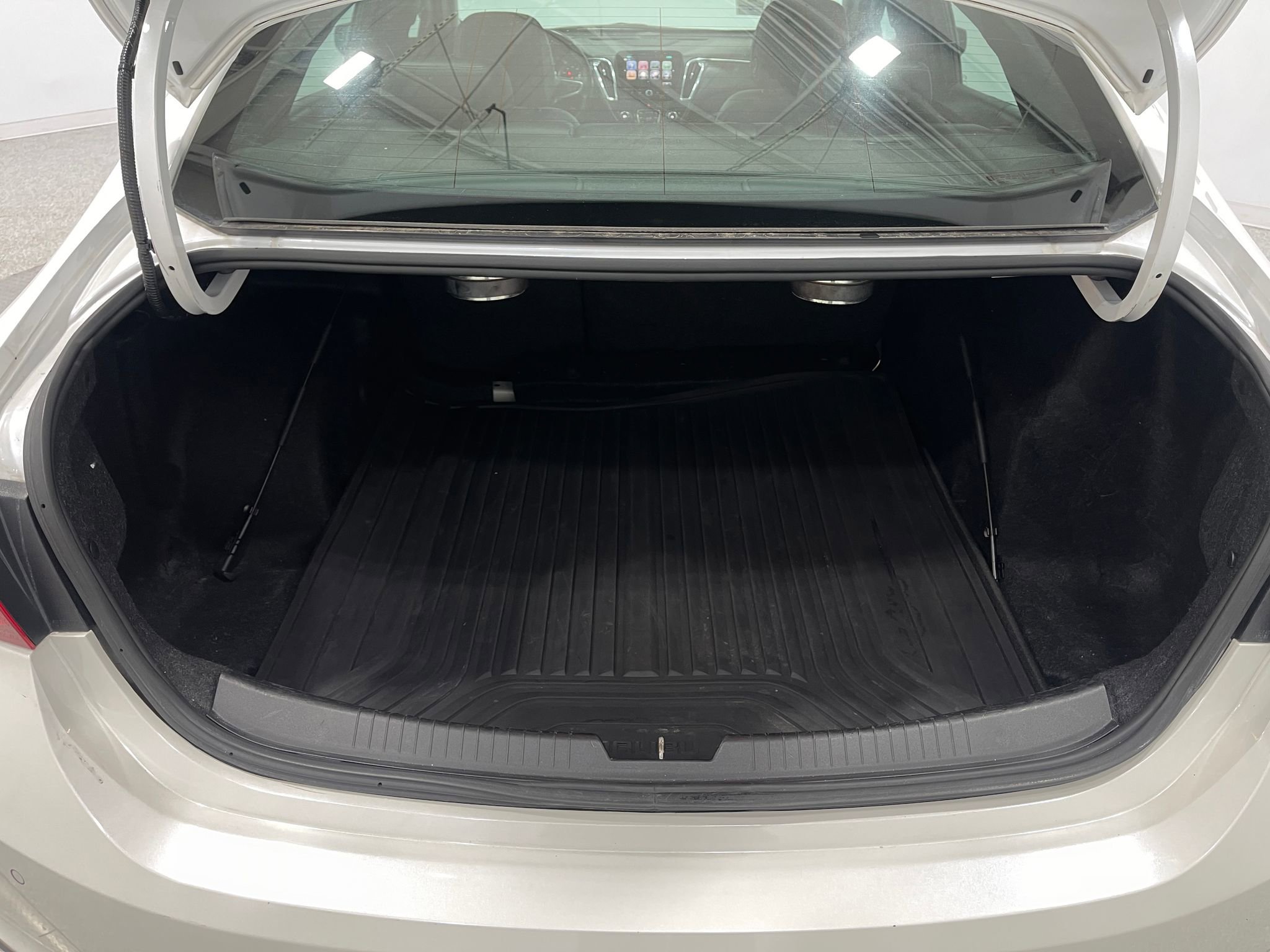 Used 2017 Chevrolet Malibu Premier w/ Premier Sun and Wheel Package image 29