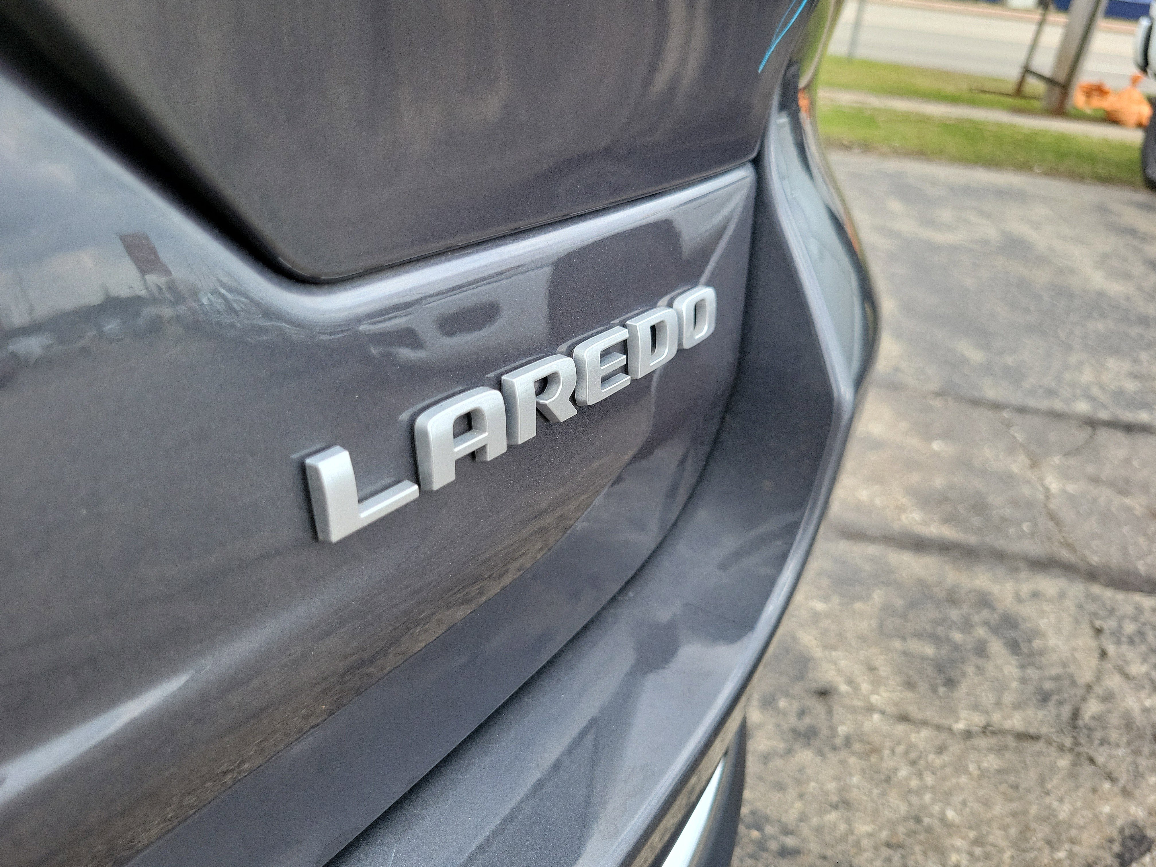 Used 2025 Jeep Grand Cherokee Laredo X image 22