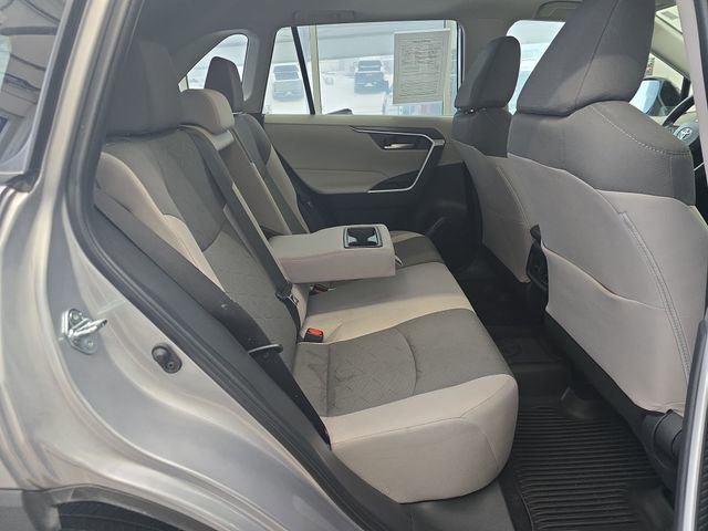 Used 2025 Toyota RAV4 XLE image 33