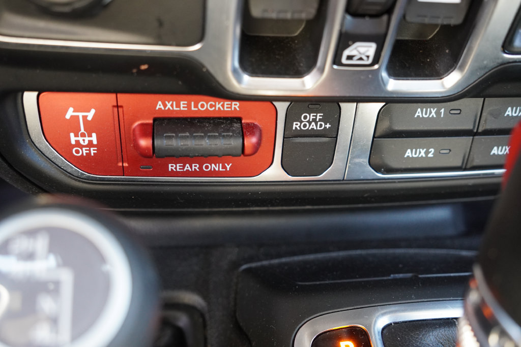 Certified 2026 Jeep Gladiator Mojave AWD/4WD image 27