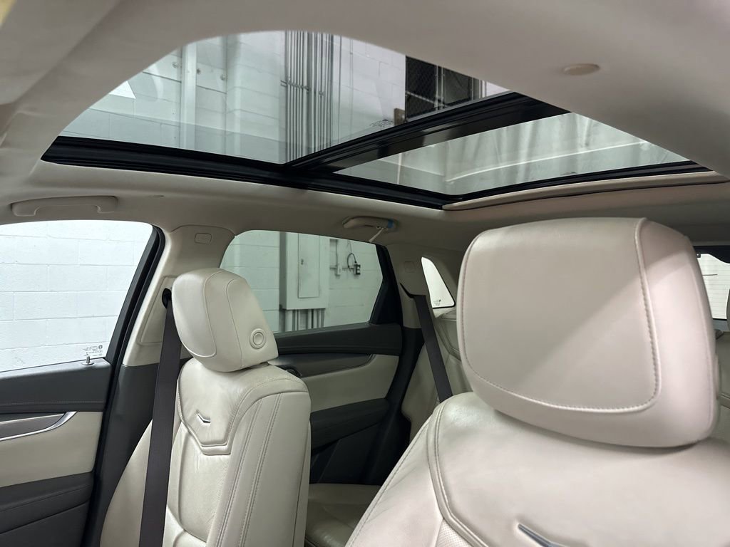 Used 2017 Cadillac XT5 Luxury w/ Driver Awareness Package image 33