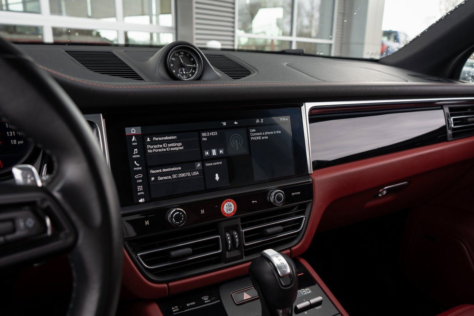 Used 2022 Porsche Macan S w/ Premium Package Plus image 44