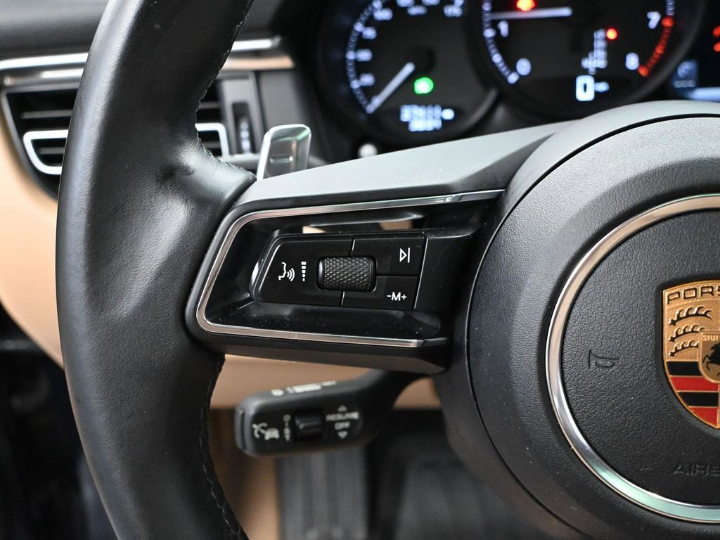 Used 2022 Porsche Macan Base image 31