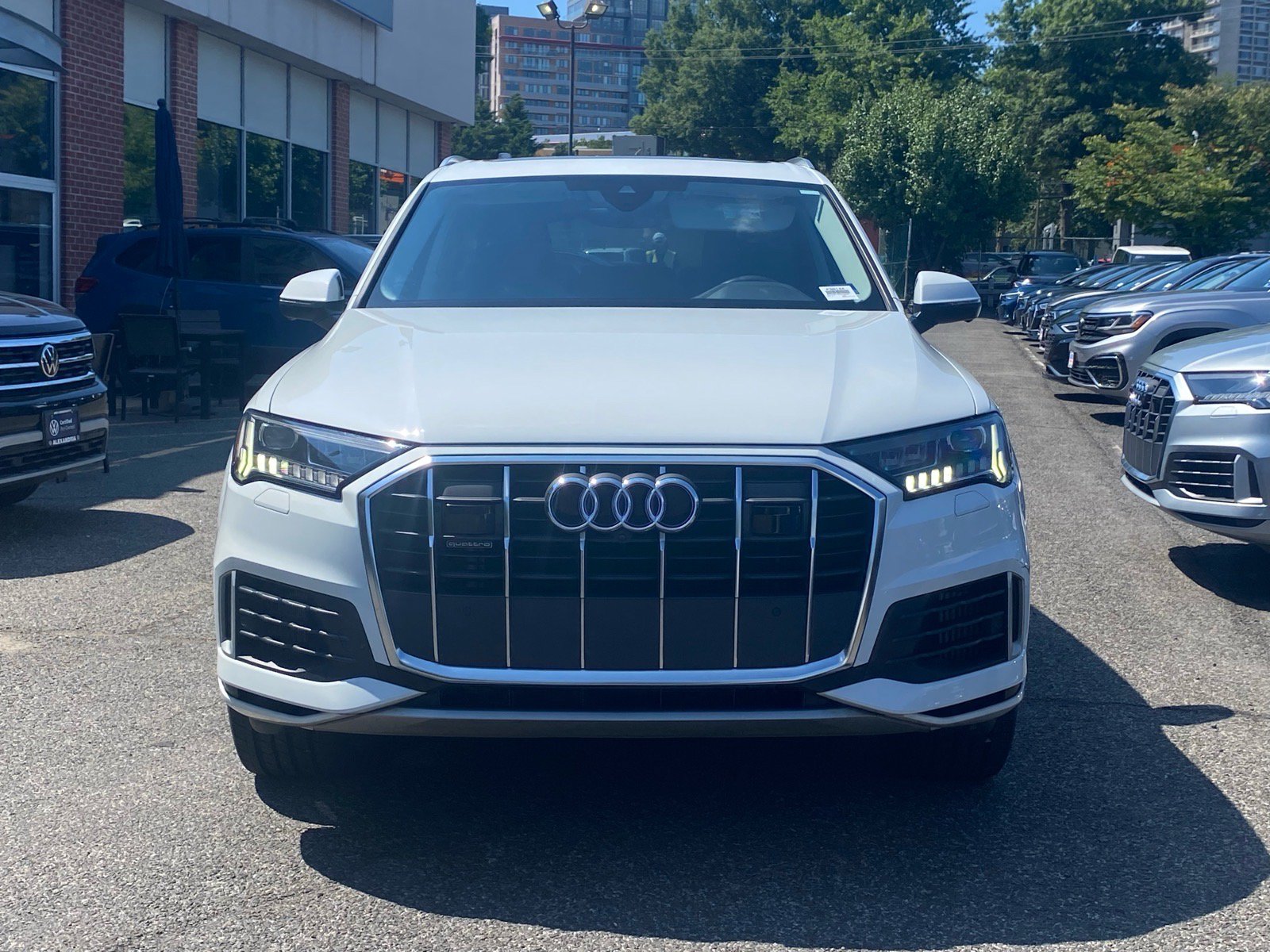 Used 2023 Audi Q7 3.0T Premium w/ Convenience Package AWD/4WD image 5