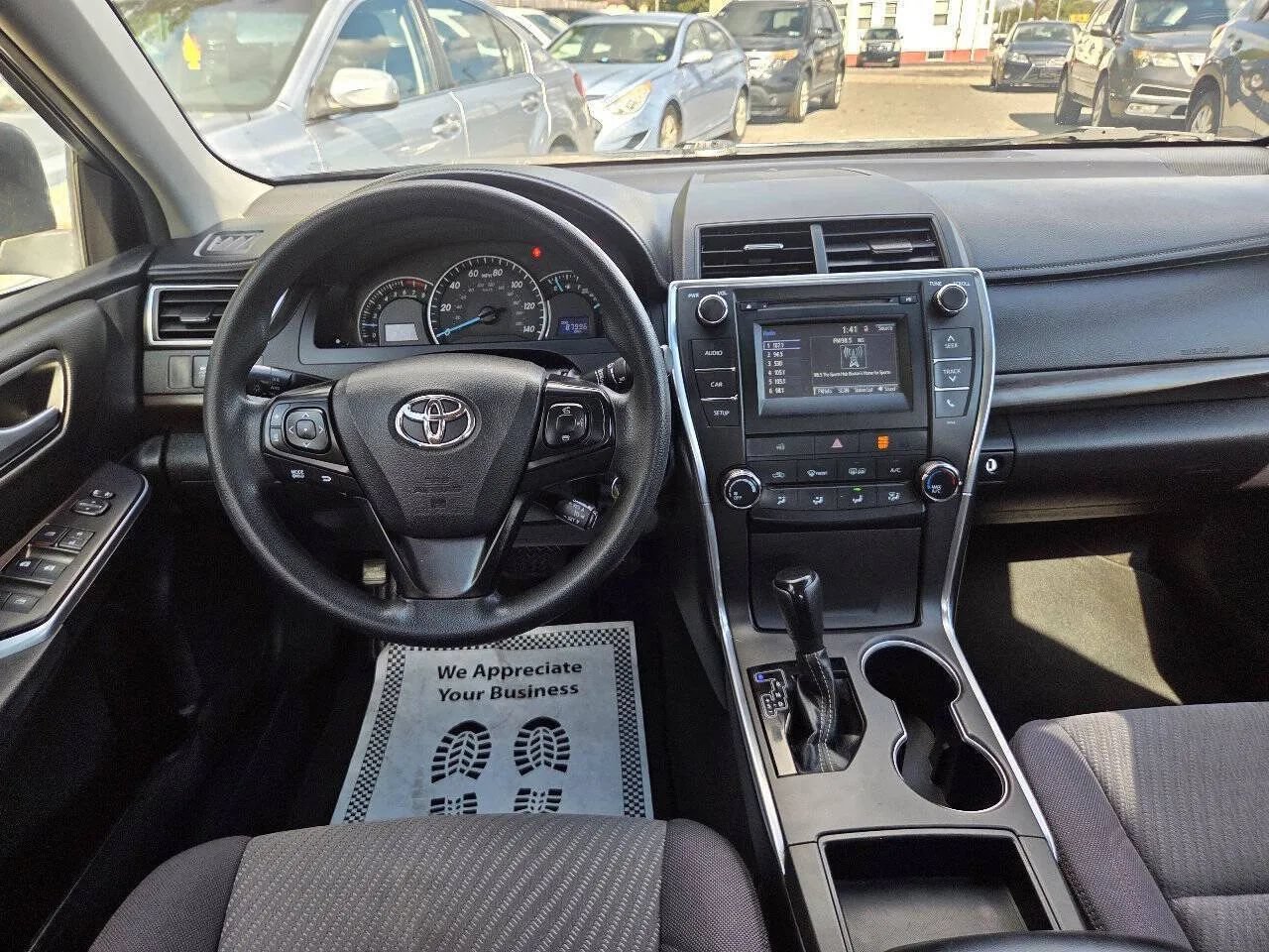 Used 2015 Toyota Camry LE FWD image 2