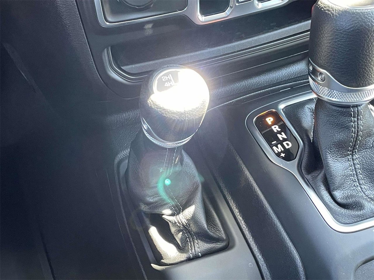 New 2025 Jeep Gladiator Sport image 23