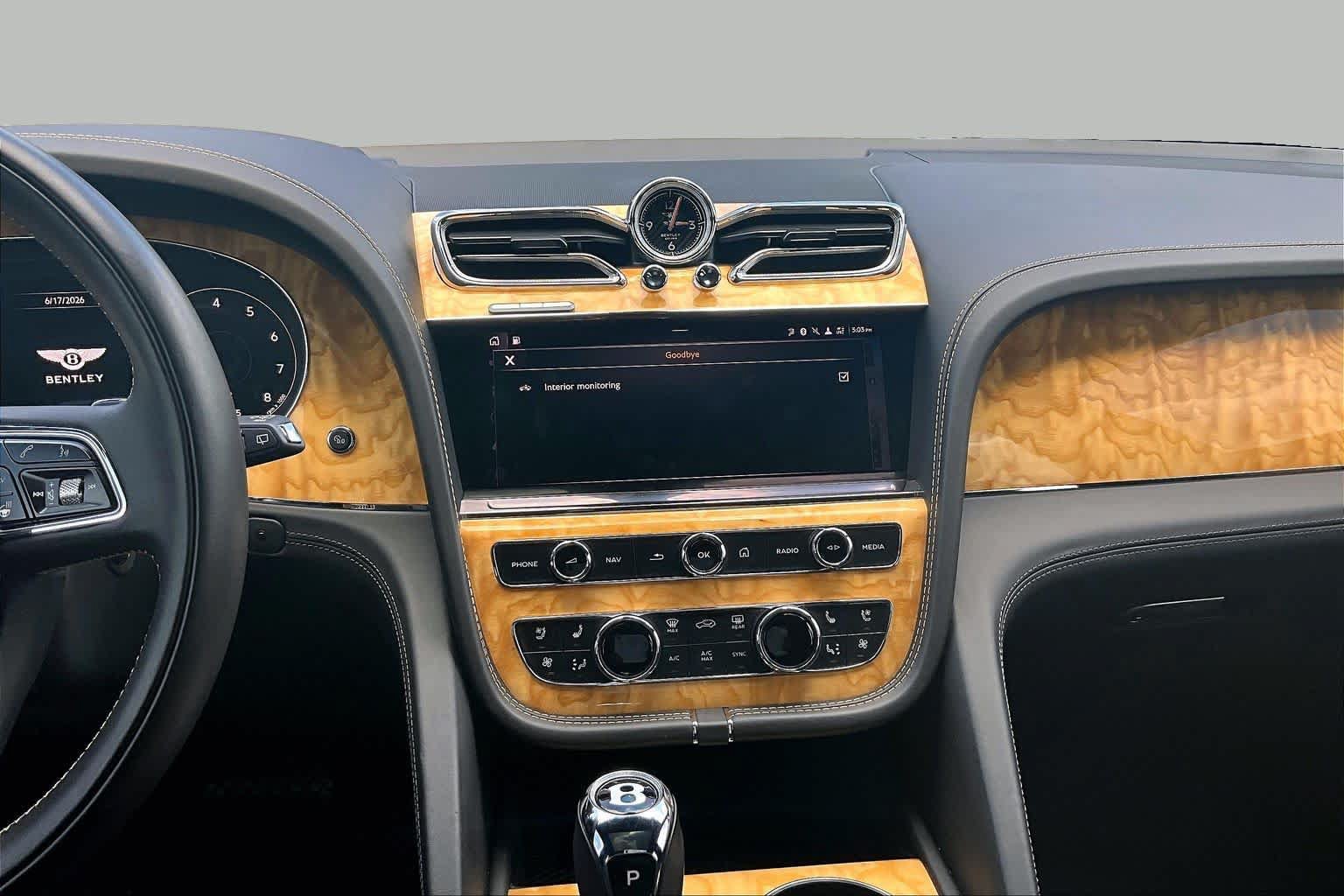 Used 2022 Bentley Bentayga AWD/4WD image 7