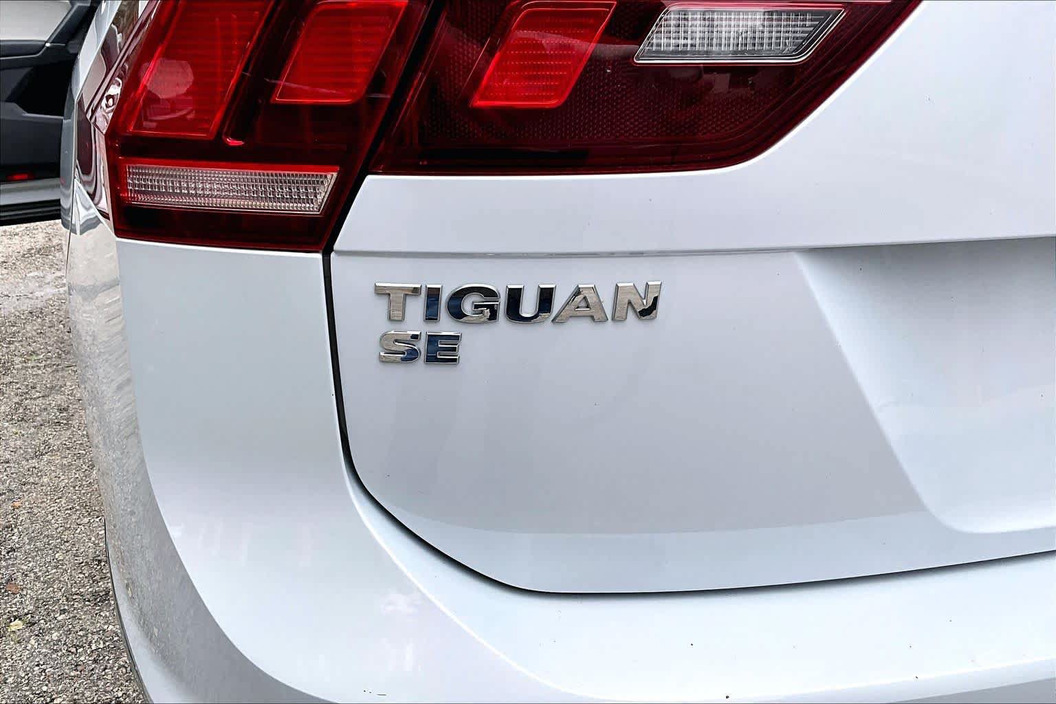 Used 2018 Volkswagen Tiguan SE w/ Panoramic Sunroof Package AWD/4WD image 31