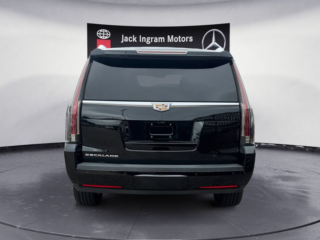 Used 2018 Cadillac Escalade Luxury RWD image 4