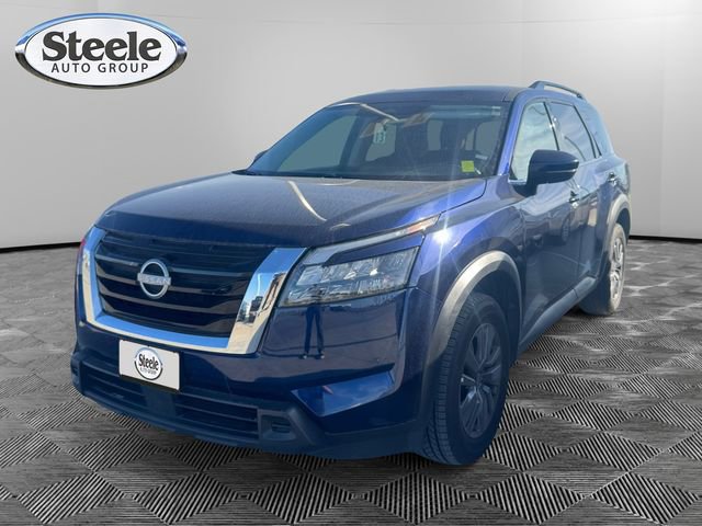 Used 2025 Nissan Pathfinder SV image 1