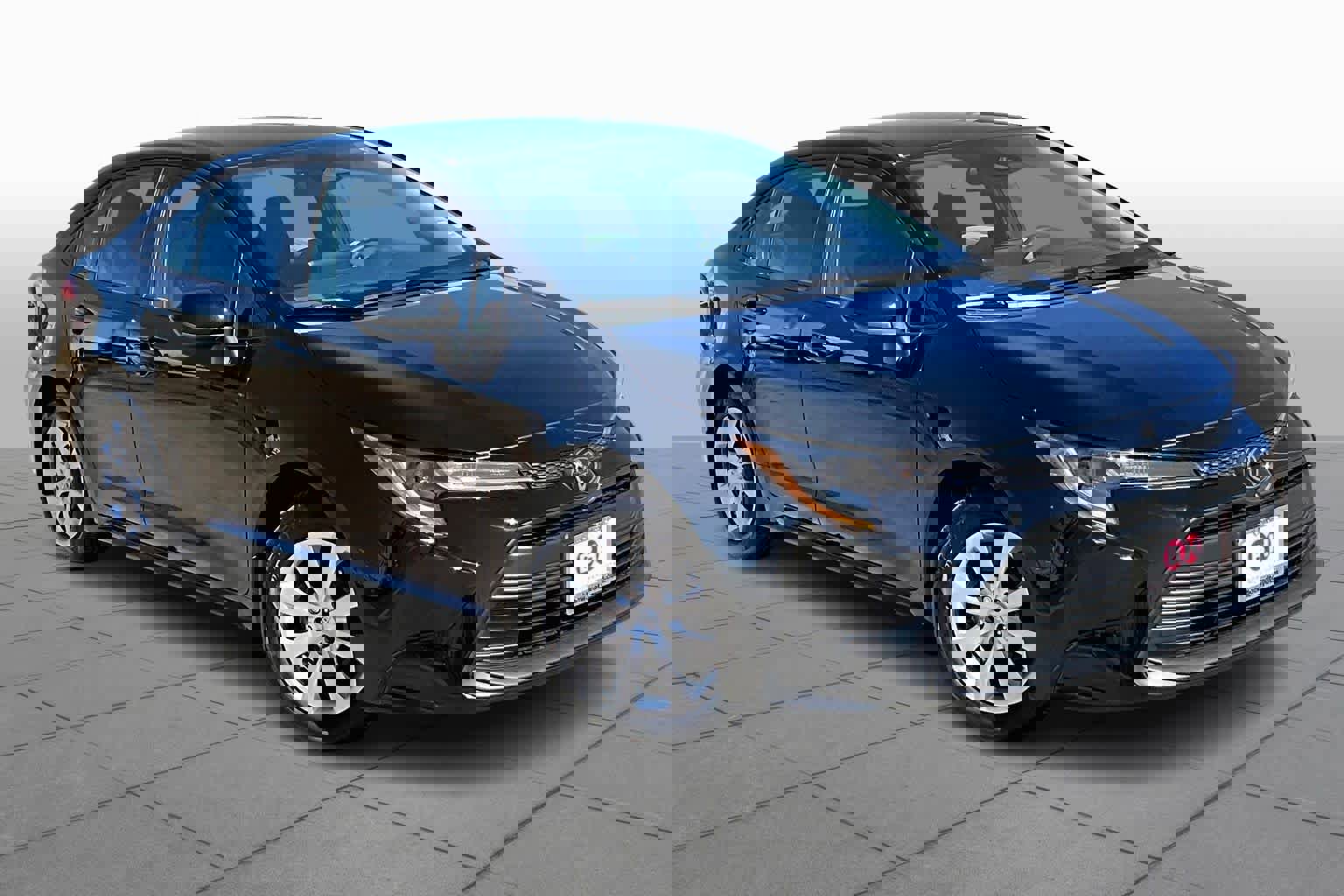 Used 2026 Toyota Corolla LE image 3