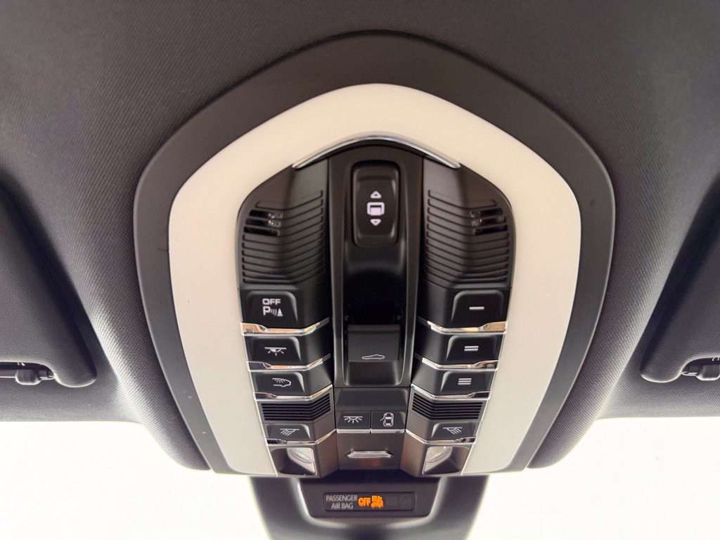 Certified 2024 Porsche Macan S AWD/4WD image 32