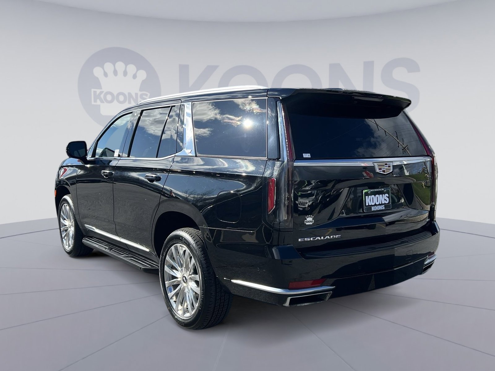 Used 2022 Cadillac Escalade Premium Luxury image 4