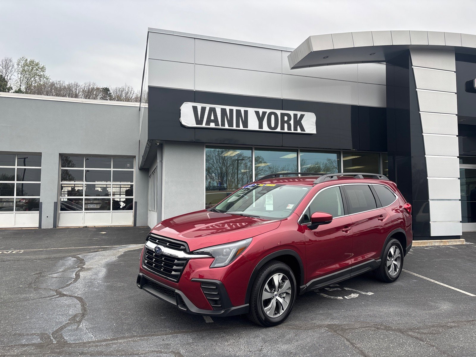 Certified 2025 Subaru Ascent Premium image 1