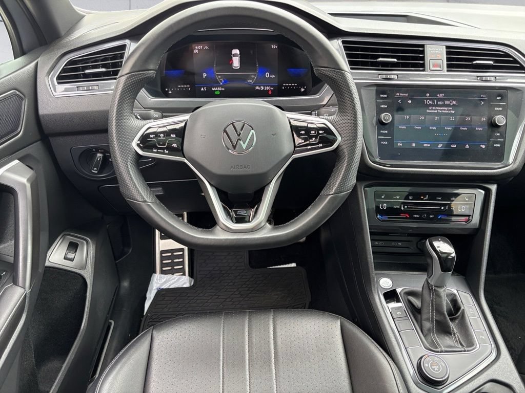 Used 2024 Volkswagen Tiguan SE R-Line AWD/4WD image 15