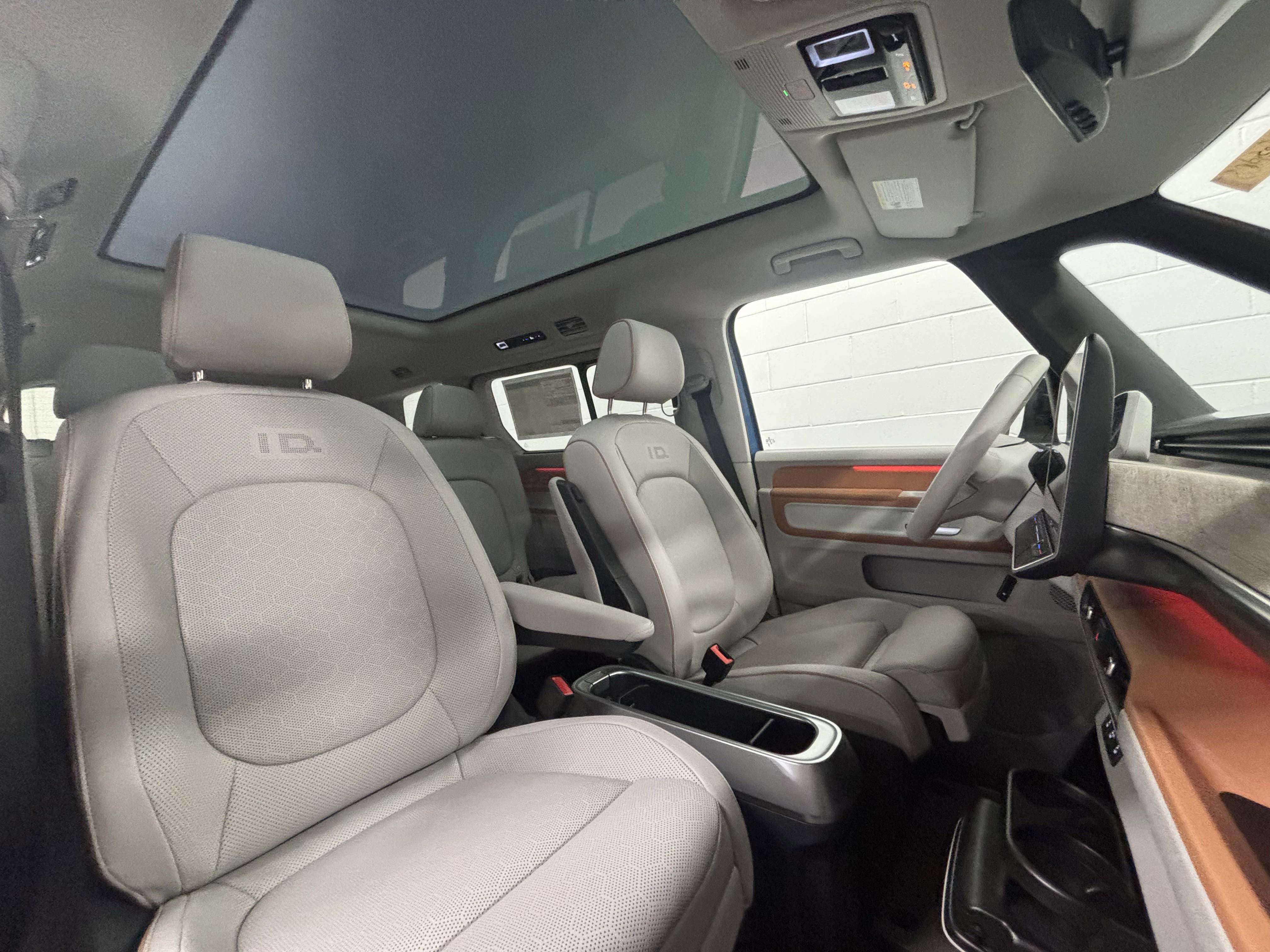 New 2025 Volkswagen ID. Buzz 1st Edition image 12