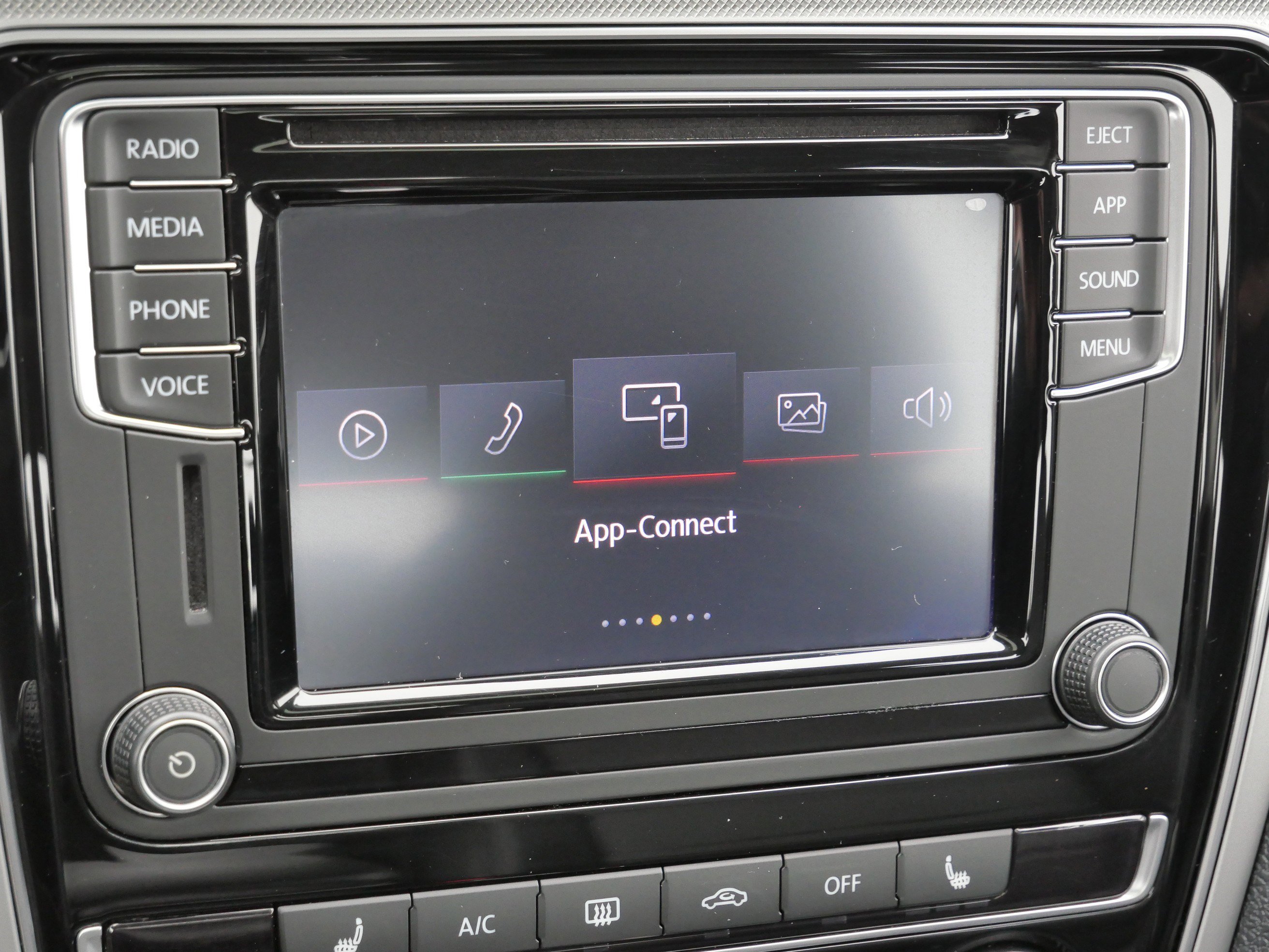 Used 2019 Volkswagen Passat 2.0T Wolfsburg image 23