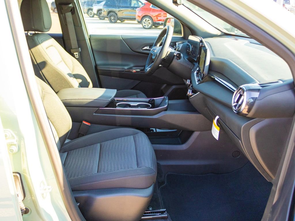 New 2025 Chevrolet Equinox LT w/ Safety and Technology Package image 10