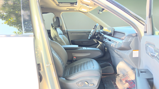Used 2024 Kia EV9 Land AWD/4WD image 65