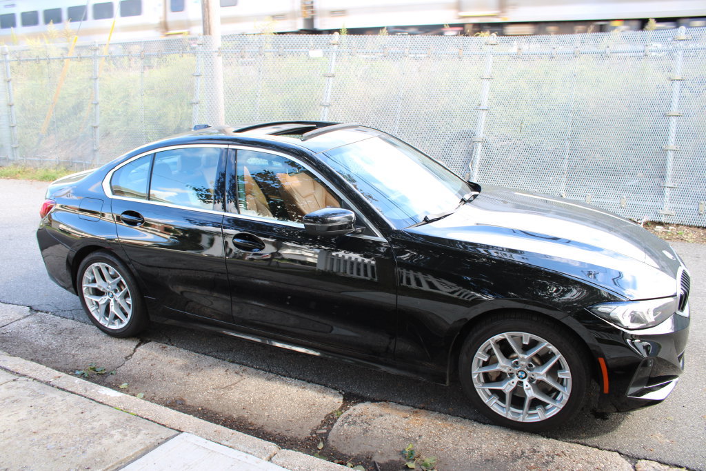 Used 2025 BMW 330i Sedan RWD image 5