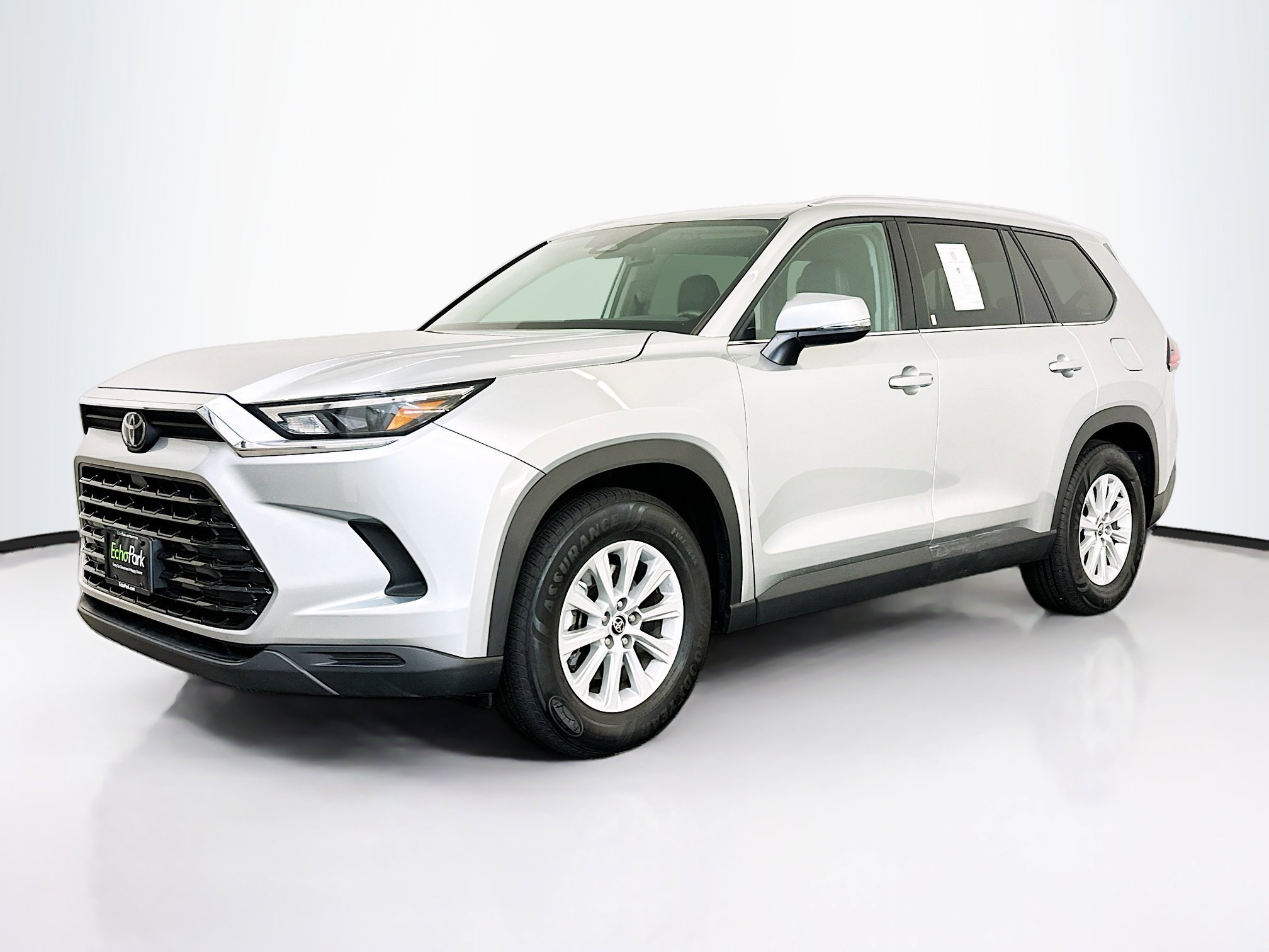 Used 2025 Toyota Grand Highlander XLE image 3