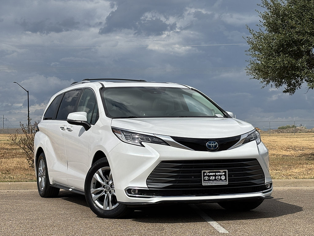 Certified 2023 Toyota Sienna Limited FWD image 18