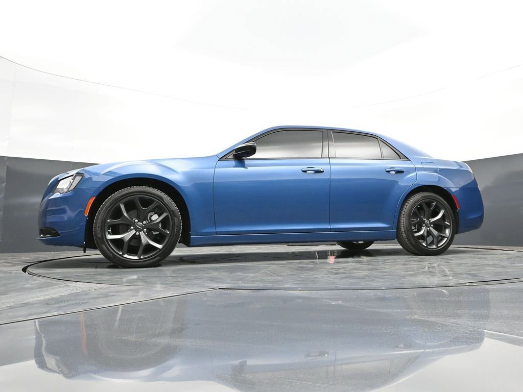 Used 2023 Chrysler 300 Touring w/ Sport Appearance Package RWD image 42