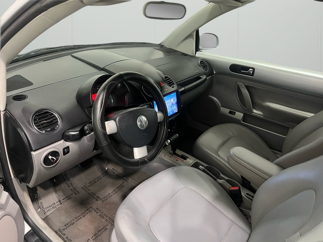 Used 2007 Volkswagen Beetle Convertible w/ Package 1 image 39