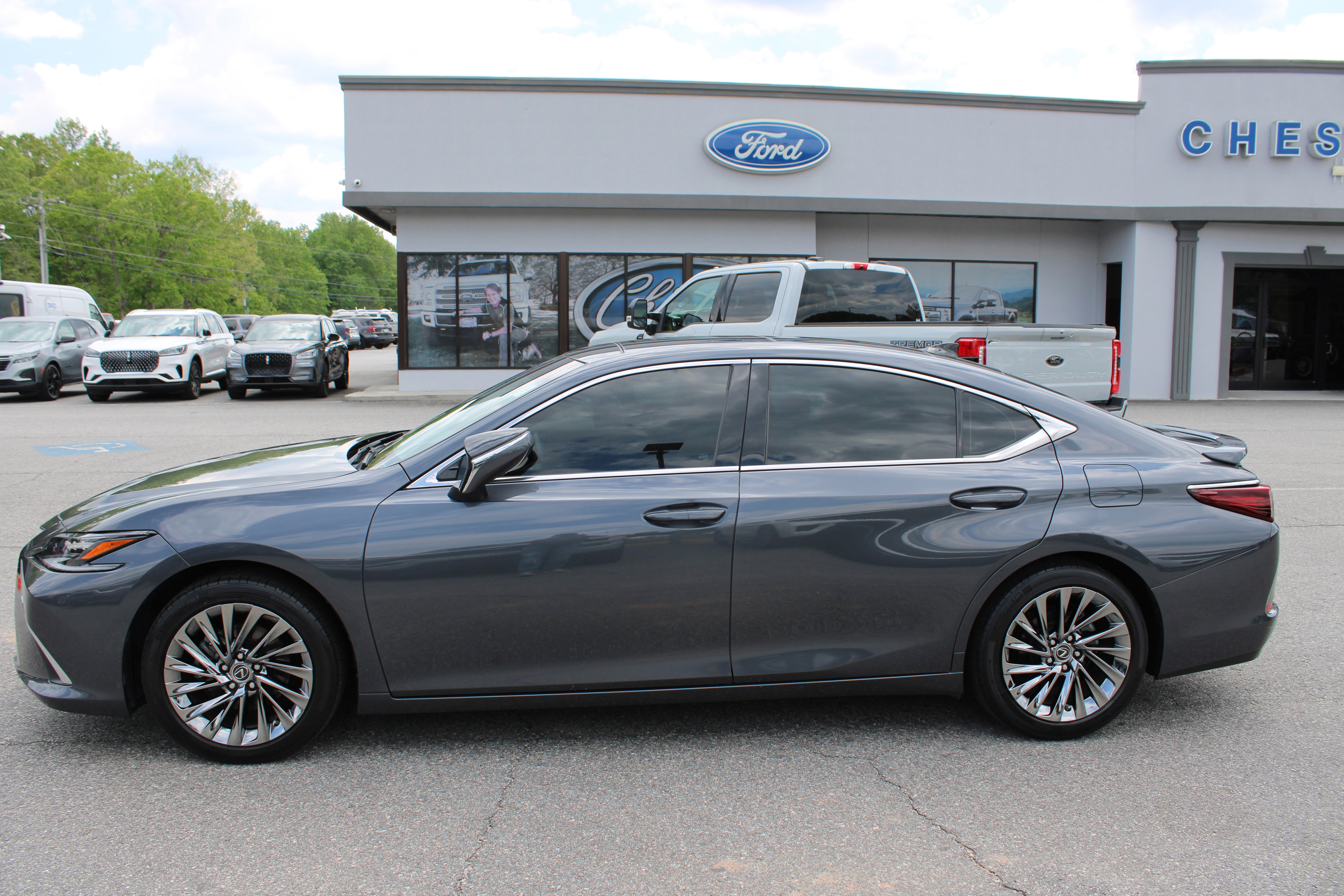 Used 2024 Lexus ES 350 Ultra Luxury FWD image 1