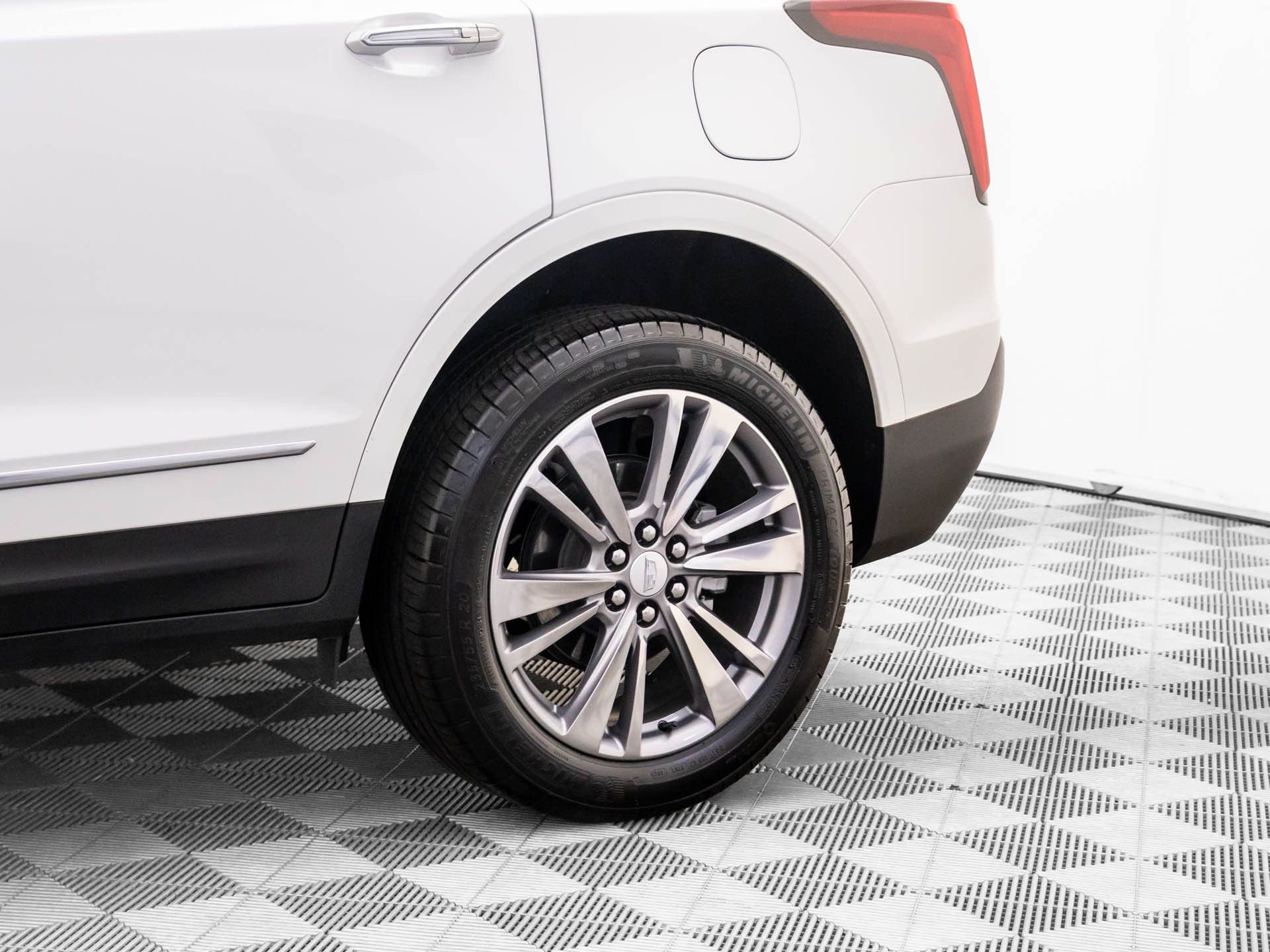 Certified 2025 Cadillac XT5 Premium Luxury image 37