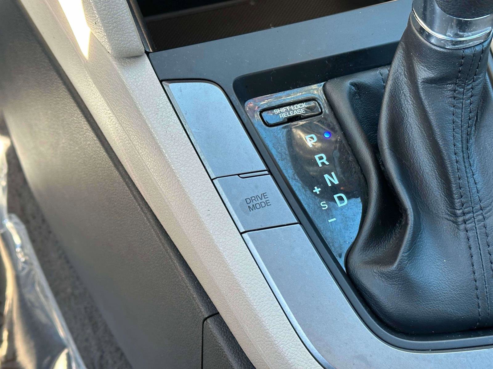 Used 2020 Hyundai Elantra SEL image 26